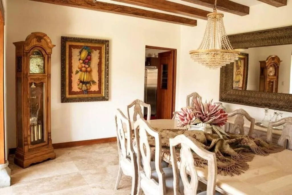 Lujosa Casa Guayllabamba - Gym Jacuzzi Piscina Villa Quito Vakantiehuis