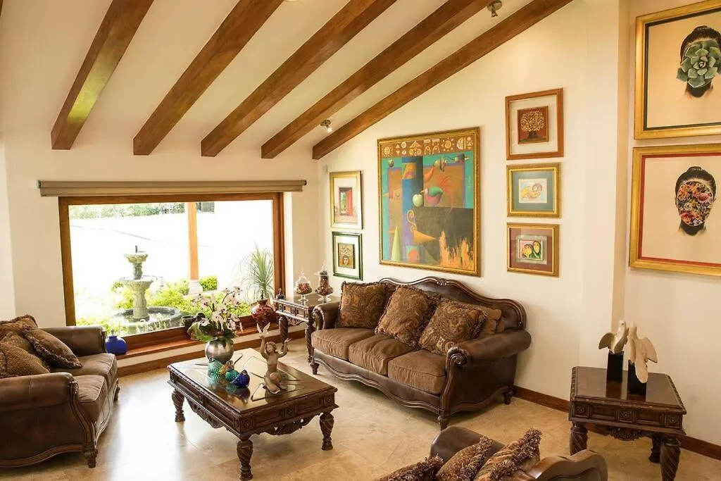 Lujosa Casa Guayllabamba - Gym Jacuzzi Piscina Villa Quito