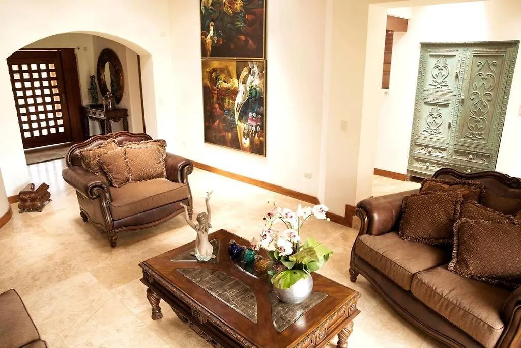 Lujosa Casa Guayllabamba - Gym Jacuzzi Piscina Villa Quito Vakantiehuis