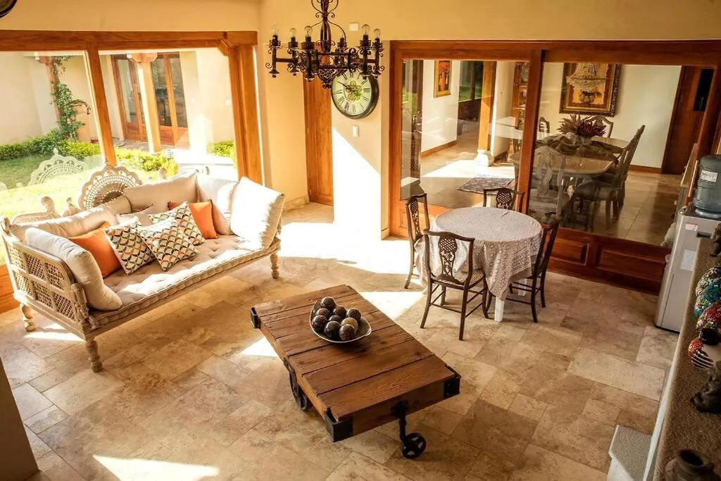 Vakantiehuis Lujosa Casa Guayllabamba - Gym Jacuzzi Piscina Villa Quito